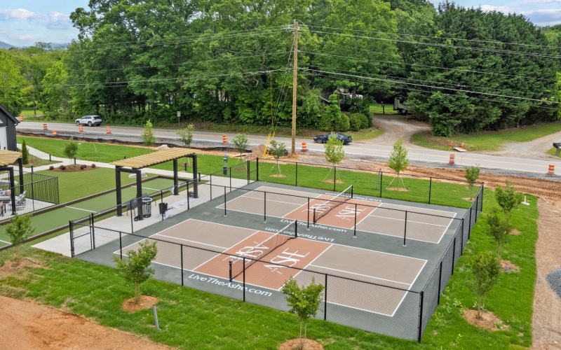 pickleball courts 